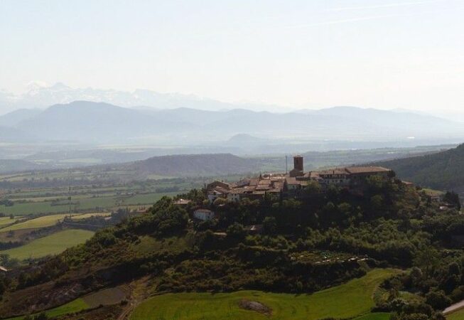 Panorámica de Artieda y su entorno